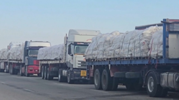 Десятки грузовиков с гумпомощью не могут попасть в сектор Газа