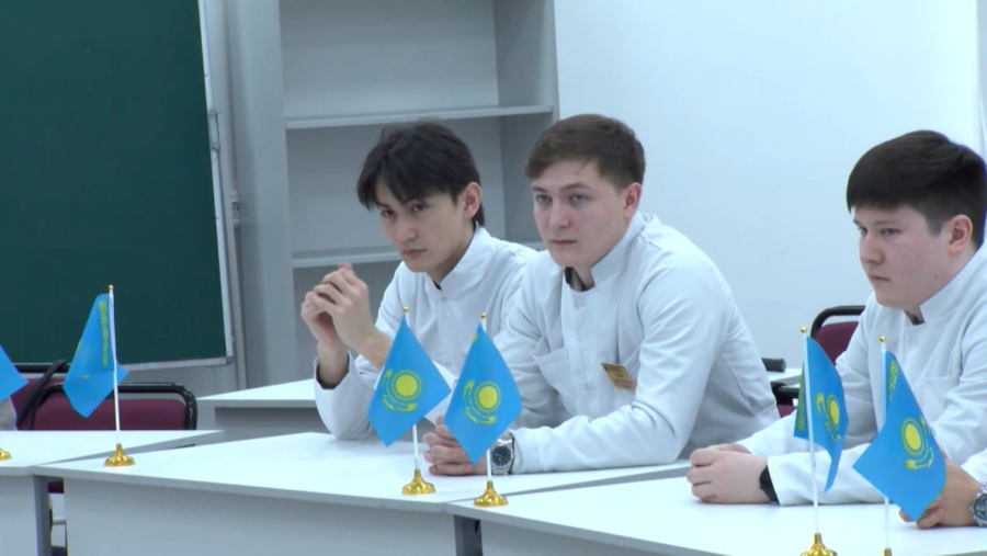 Петропавлда жастар жаңа Конституция жобасын талқылады