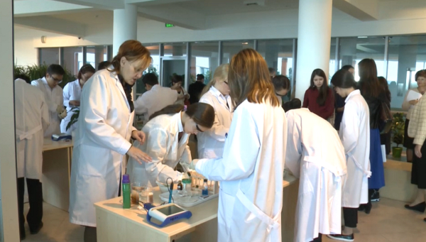 Дәрігерлер қытайлық снектер неден жасалатынын айтты