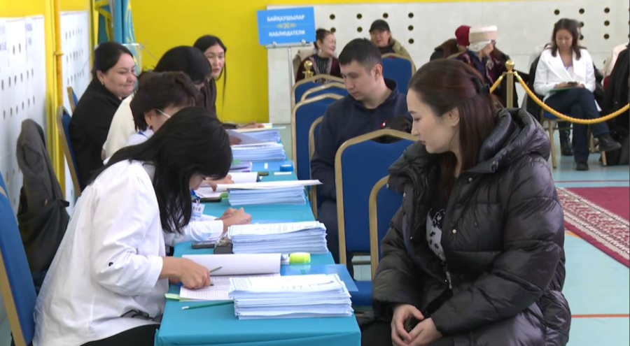 Референдумда 359 шетелдік байқаушы бақылау жасайды. Live