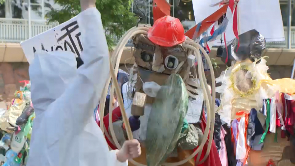 Конкурс костюмов из мусора и вторсырья прошел в Алматы