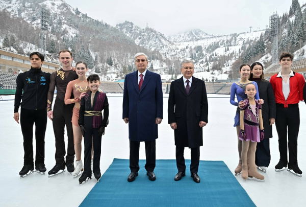 Президенты Казахстана и Узбекистана посетили спорткомплекс «Медеу»