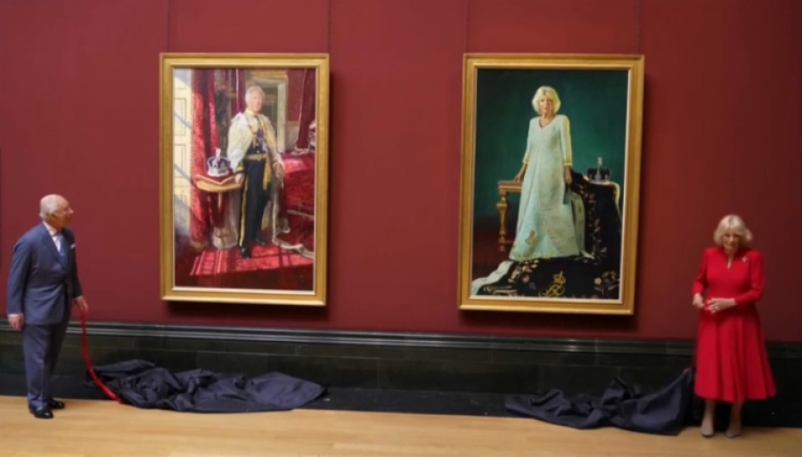 Король и королева Великобритании представили новые портреты