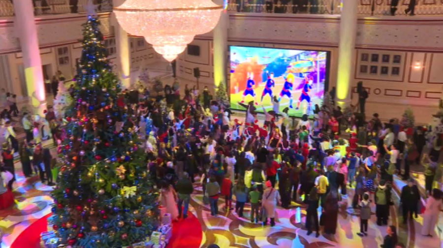 Больше 400 детей пришли на новогоднюю ёлку в Астане