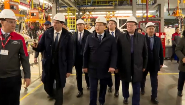 Премьер ознакомился с ходом строительства автозавода Kia