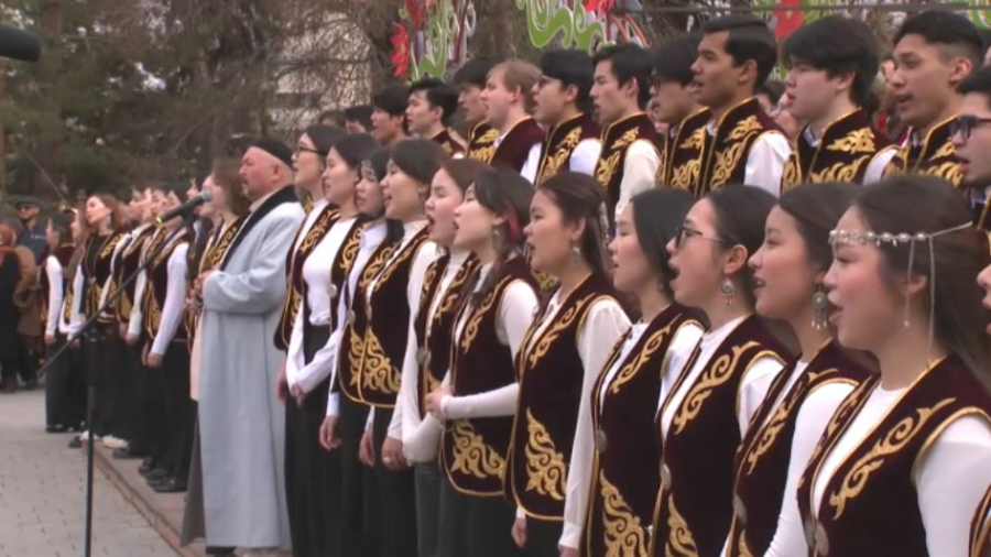5-тысячный хор исполнил песни на стихи Абая в Алматы