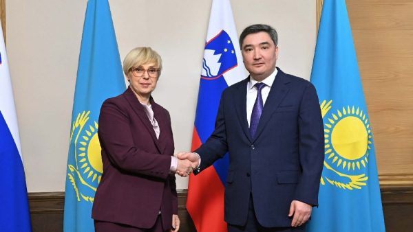 Торгово-экономическое сотрудничество обсудил О.Бектенов с президентом Словении