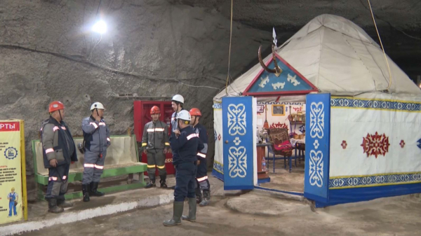 Жезқазғанда кенші жер астына киіз үй тікті