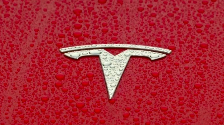 Tesla столкнулась с серьёзным падением продаж