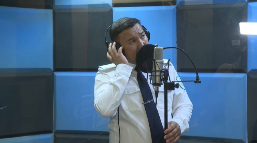 Капитан полиции из Тараза оказался автором популярных песен