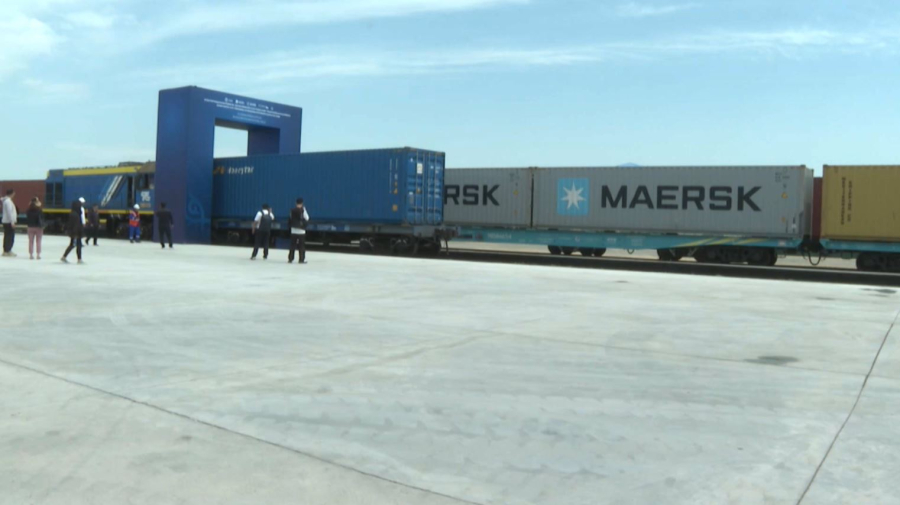 Крупнейший контейнерный хаб ввели в эксплуатацию в Актау