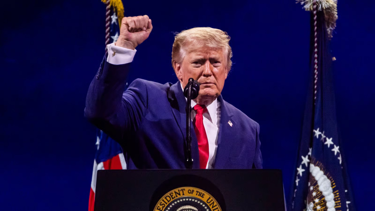 Трамп Еуроодақты Канадамен жақындасқаны үшін баж салығымен қорқытты