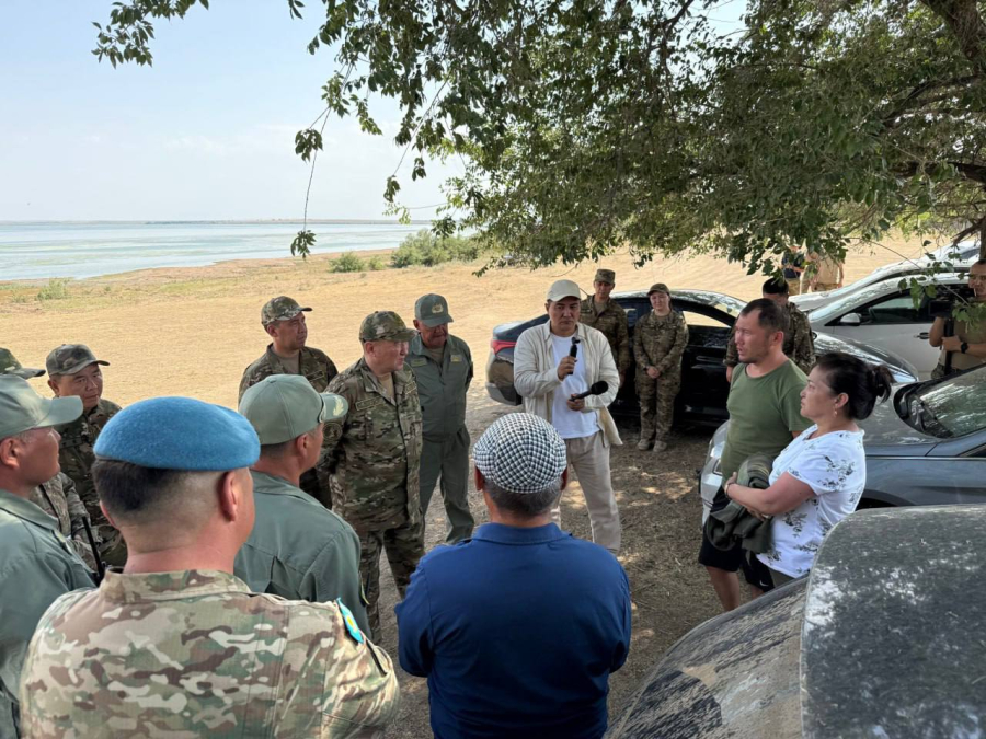 Министр обороны РК: Главное – установить судьбу экипажа и поддержать родных