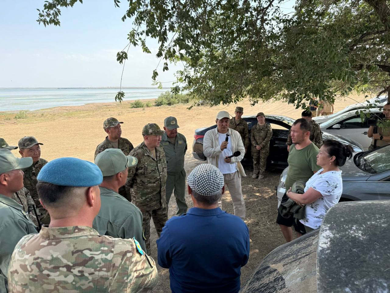 Министр обороны РК: Главное – установить судьбу экипажа и поддержать родных