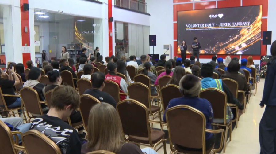 Активных добровольцев Павлодарской области наградили в день волонтёров