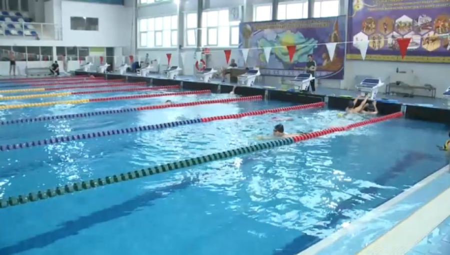 Параплавание выбирают спортсмены с особенностями здоровья в Костанае