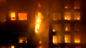 Пожар в Испании охватил многоэтажные жилые дома