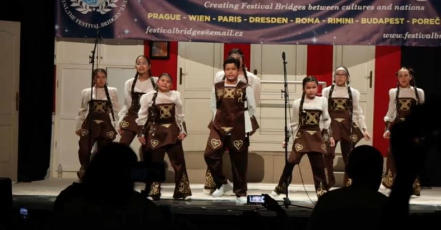 Юные таланты представили казахскую культуру в Париже