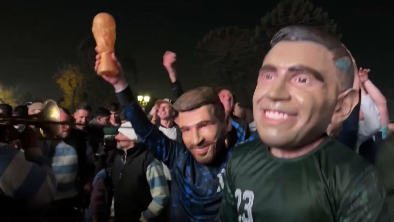 No comment: Месси үш гол салды