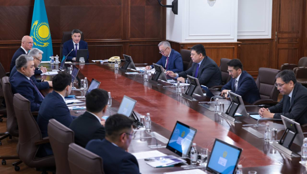 Кафе, заправки вдоль дорог должны соответствовать принятым стандартам. Олжас Бектенов