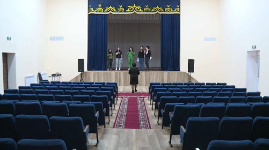 Реконструкцию Дома культуры провели в селе Озёрное 