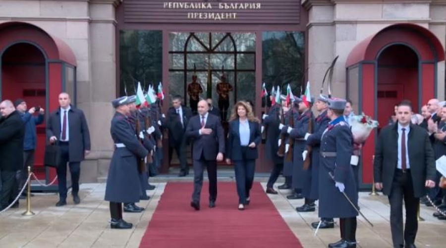 Болгарию впервые возглавила женщина