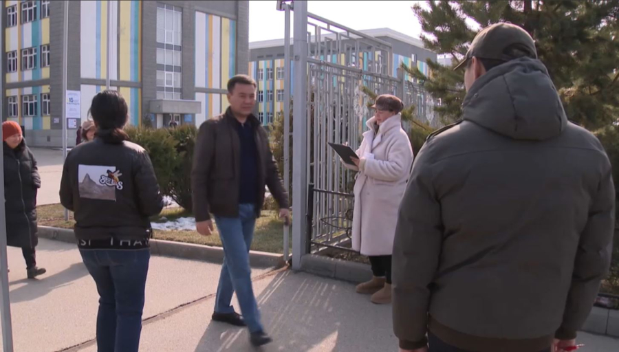 Алматыда әлеуметтанушылар сауалнама жүргізіп жатыр