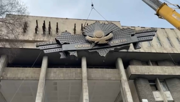 В Доме армии в Алматы установили барельеф