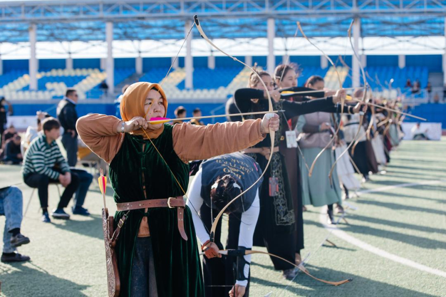 Профессиональные лучники состязались в Жылыое