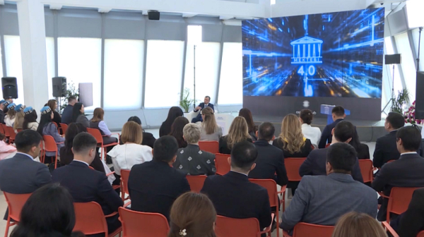 Сенат жанындағы «Талдау мектебінде» оқудың төртінші кезеңі аяқталды