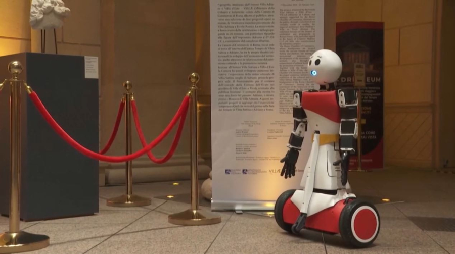 Робот с искусственным интеллектом проводит экскурсии в Риме