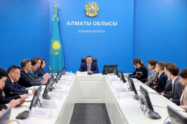 Аким Алматинской области встретился с воспитанниками детского дома