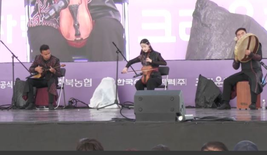 Қазақстандық әртістер Оңтүстік Кореяда өнер көрсетті