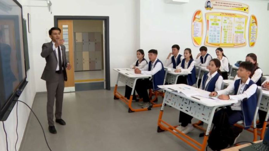 Молодые педагоги приходят в школы Казахстана