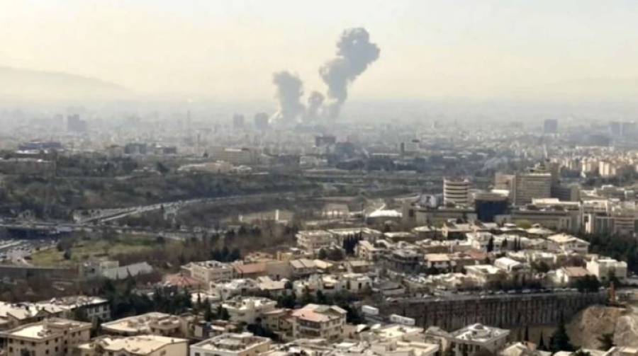 Абу-Дабида зымыран сынықтарынан екі адам қаза болды