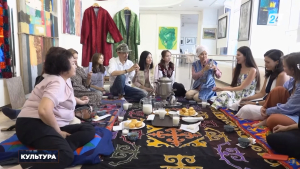 Арт-пикник в этностиле организовали в столичной галерее Has Sanat | Культура