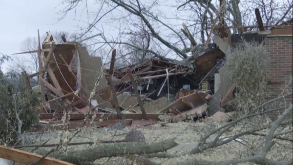 Торнадо разрушил десятки домов в США
