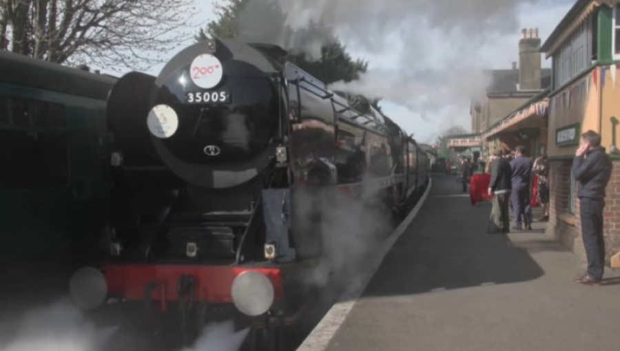 Паровоз времен Второй мировой войны вернули на рельсы