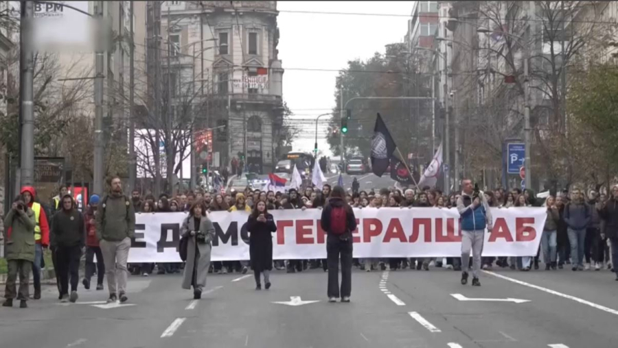 Сербияда үкімет шешіміне қарсы шеру өтті