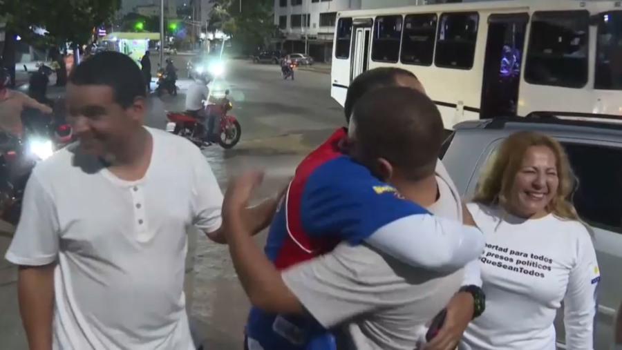 Венесуэлада екі мыңнан астам саяси тұтқын босатылды