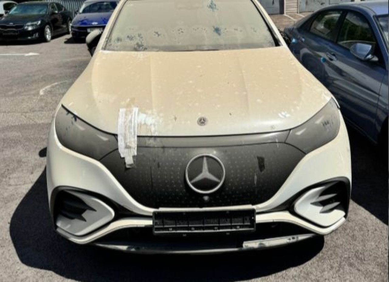 Дело Перизат Кайрат: на продажу выставили очередной элитный Mercedes
