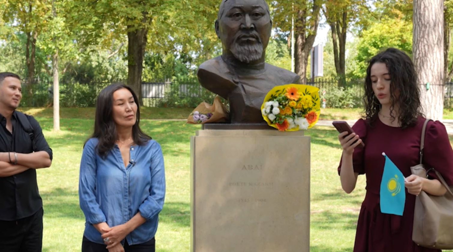 Парижде Абай Құнанбайұлына құрмет көрсетілді