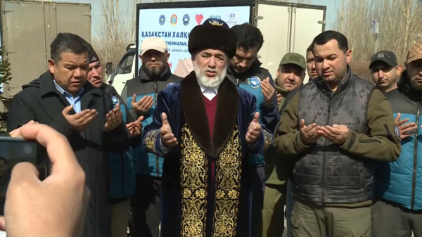 Тәжік этномәдени орталығының өкілдері СҚО-ға көмек жіберді