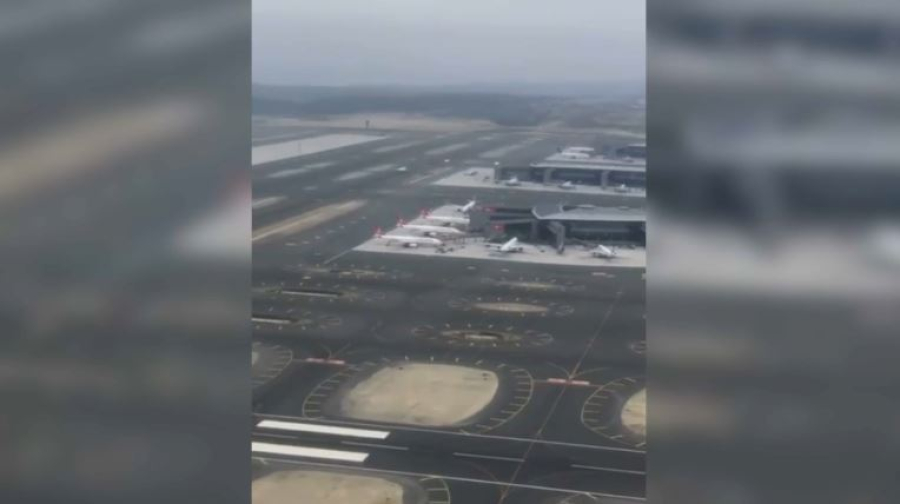 Рейсы отменяют из-за непогоды в Турции