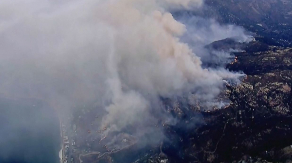 12 тысяч человек эвакуировали из-за лесного пожара в Калифорнии