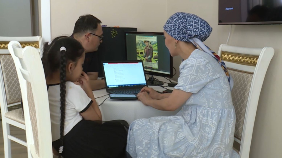 Мультфильмы на казахском языке с помощью ИИ создаёт семья из Астаны