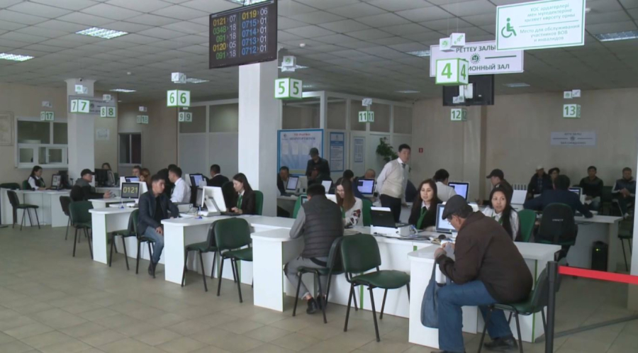 Жүргізуші куәлігін заңсыз бергендер ұсталды