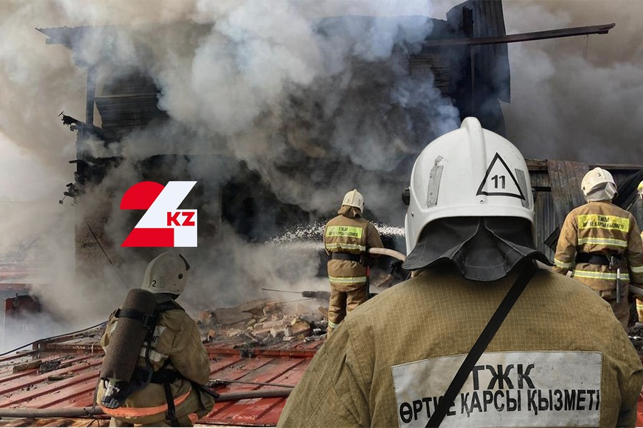 Четыре опасных баллона вынесли из пожара спасатели Кокшетау