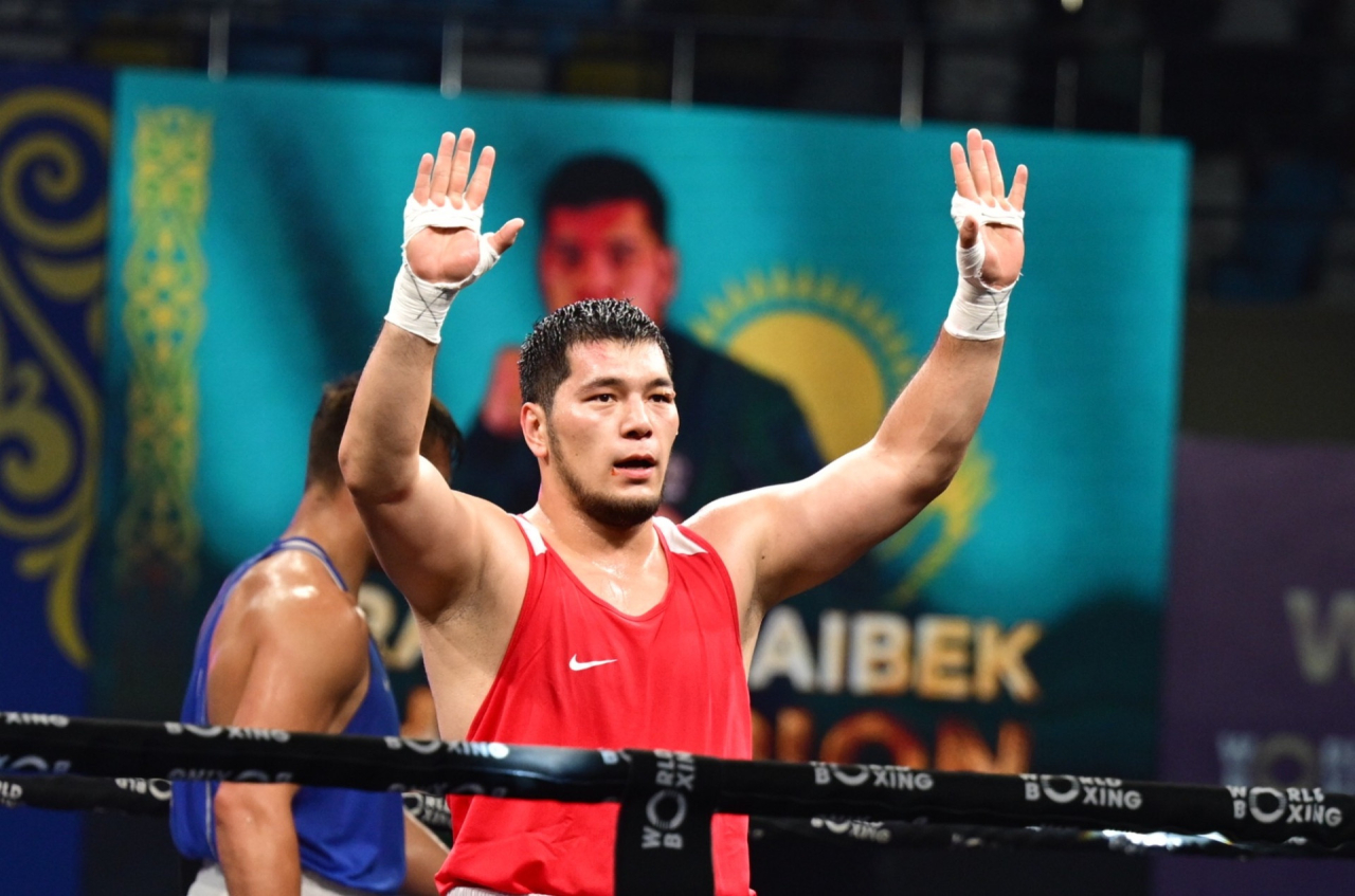 Боксер Айбек Оралбай гарантировал себе медаль Чемпионата Азии