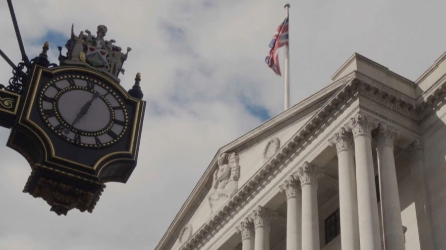 Ұлыбритания миграциялық заңнамасын қатаңдатады